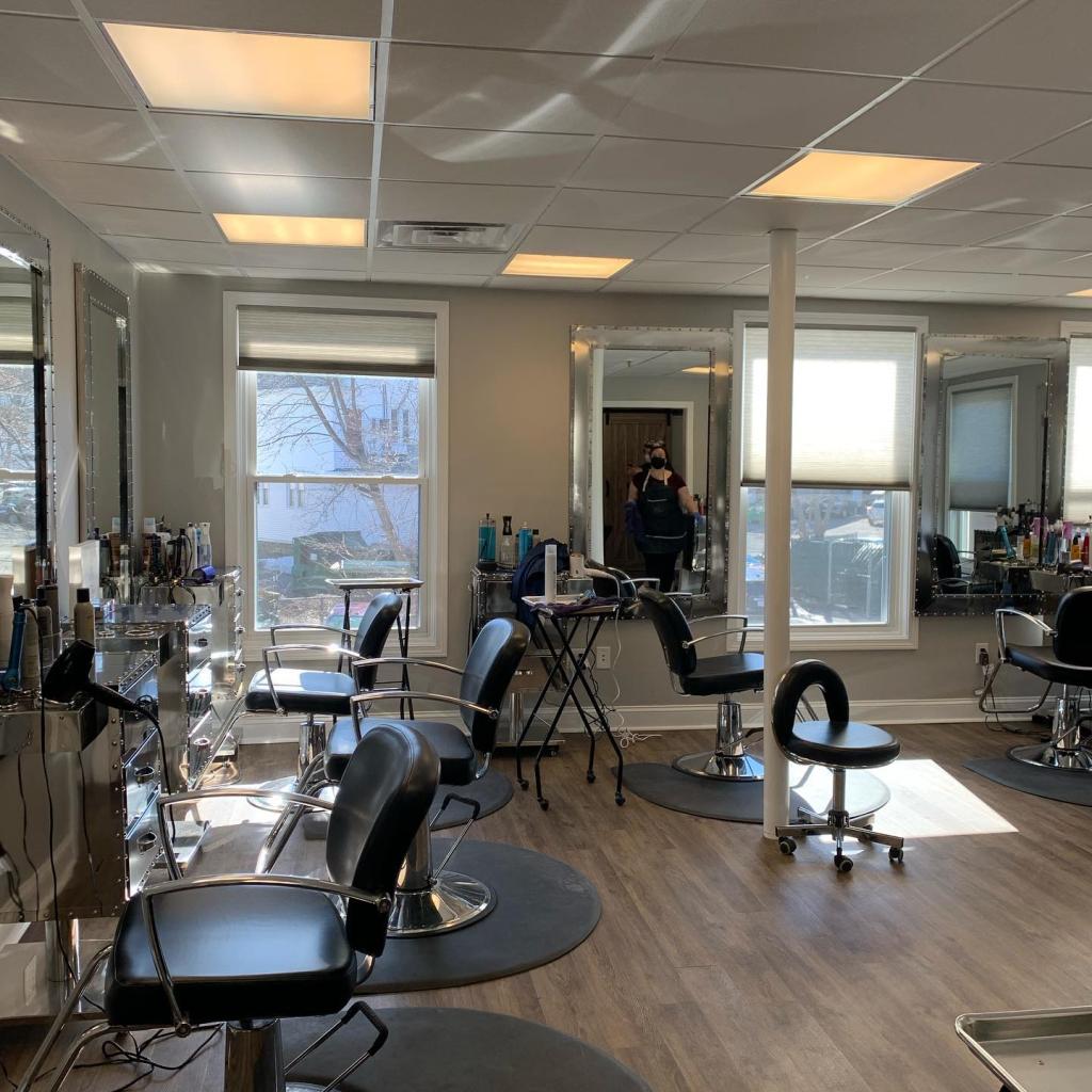 Amazing hair salon, hairdressing salon near me in Foxborough, MA at H2T Salon &amp; Spa. Come down to H2T for an amazing haircut, hair color, or hair extensions. We also offer salon suites near me at our Foxborough location. Bridal hair services available at H2T Salon & Spa for the ultimate wedding hairstyles, bridal updo, Massachusetts wedding hair. 