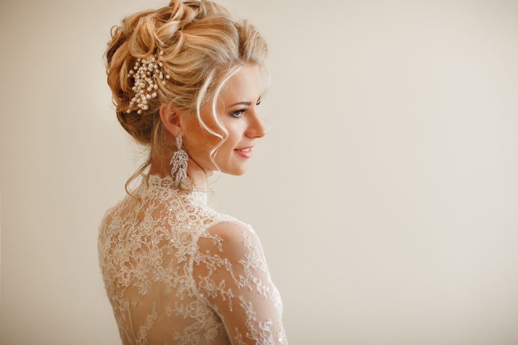 Amazing hair salon, hairdressing salon near me in Foxborough, MA at H2T Salon & Spa. Come down to H2T for an amazing haircut, hair color, or hair extensions. We also offer salon suites near me at our Foxborough location. Bridal hair services available at H2T Salon & Spa for the ultimate wedding hairstyles, bridal updo, Massachusetts wedding hair.
